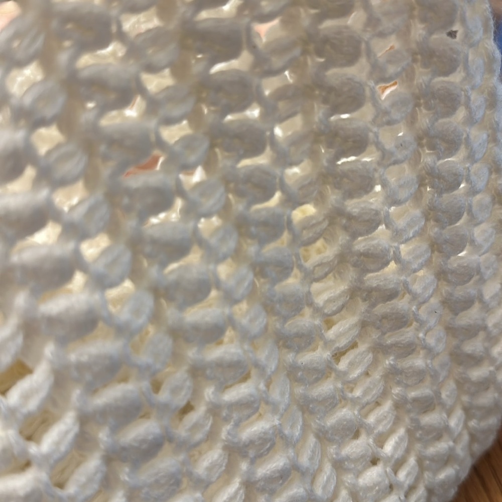 Victoria's Secret Cream  Infinity knit Scarf  OS - Picture 4 of 5